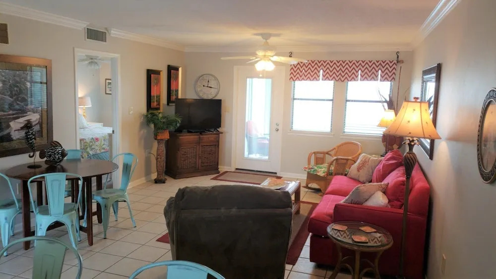 Jubilee Landing 107 by RedAwning