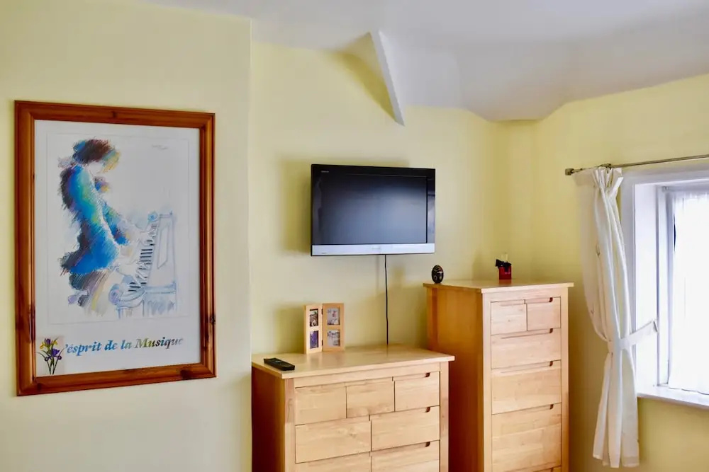 2 Bedroom Home Near Kemptown