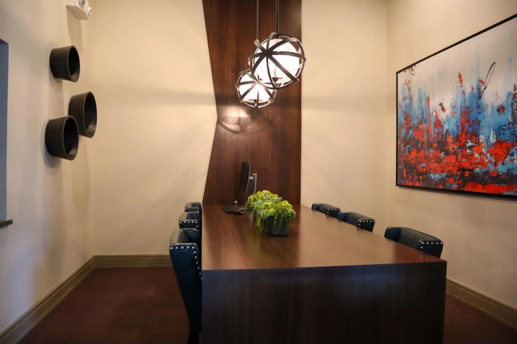 Spacious Private and Elegant Downtown Location