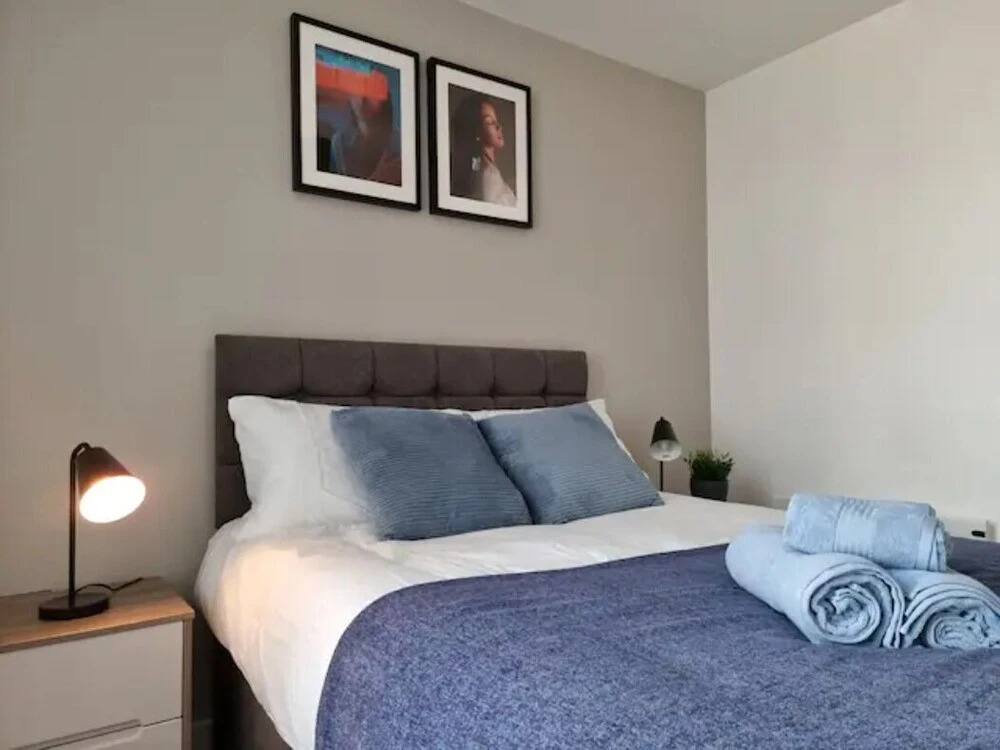Modern 2 Bedroom Apt in Manchester City+En-Suite