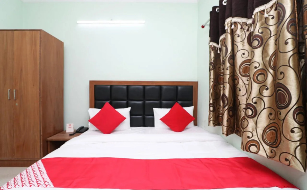 OYO 12062 Paras Guest House