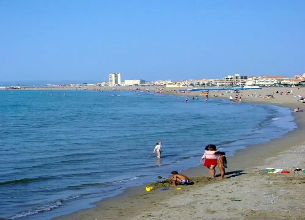 Stylish Stay by Serignan Sea
