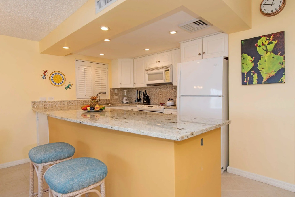 Aqua Bay Club Condos