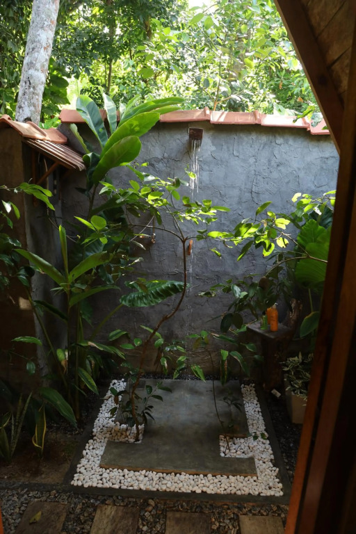 Cinnamon Paradise Flower Room