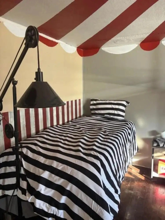 Salida Cirque-Haus single bed rent