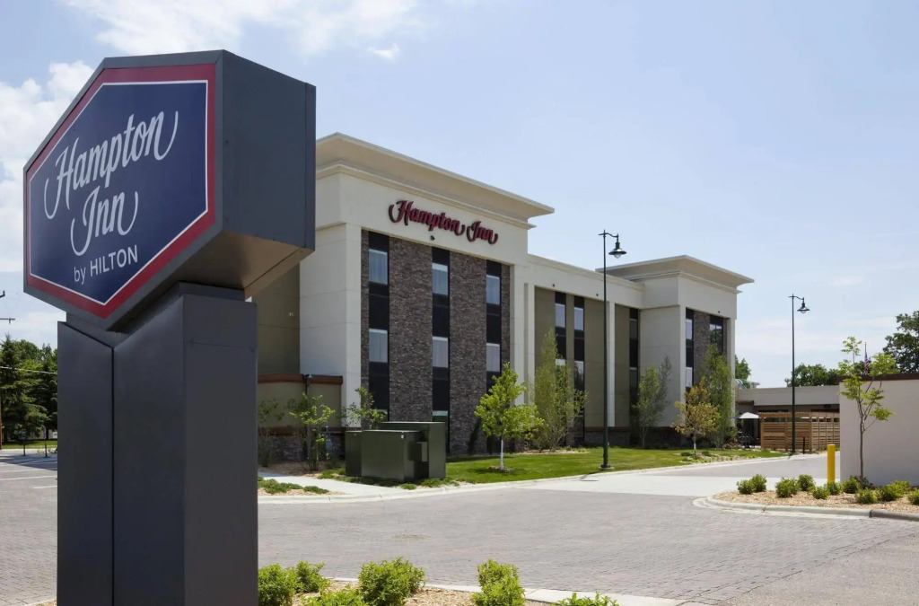 Hampton Inn Spicer Marina Area