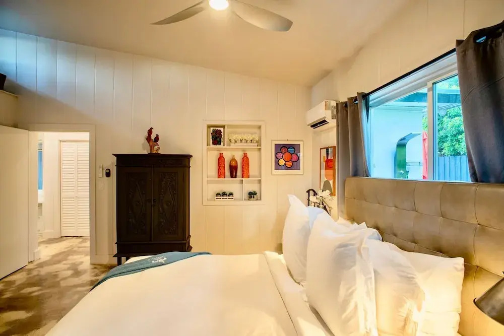Walk to Wilton Drive - Spacious & Quiet Villa #2 HOT TUB
