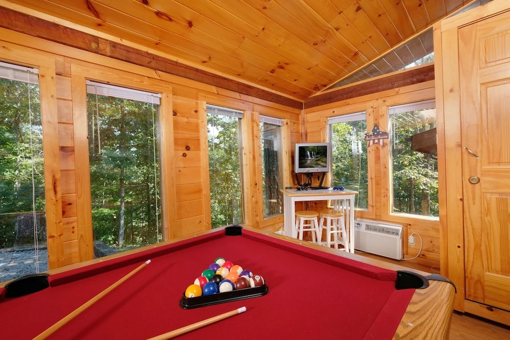 Ultimate Seclusion 1 Bedroom 2 Bathrooms Cabin