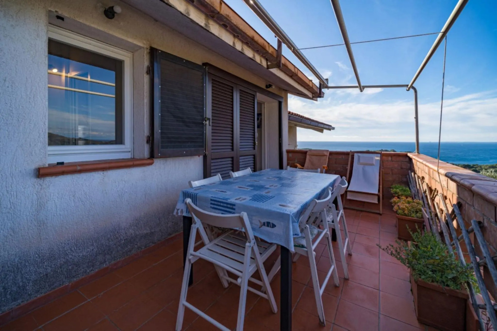 Cala Azzurra in Fetovaia with terrace overlooking the Amazing Gulf-CALA AZZURRA