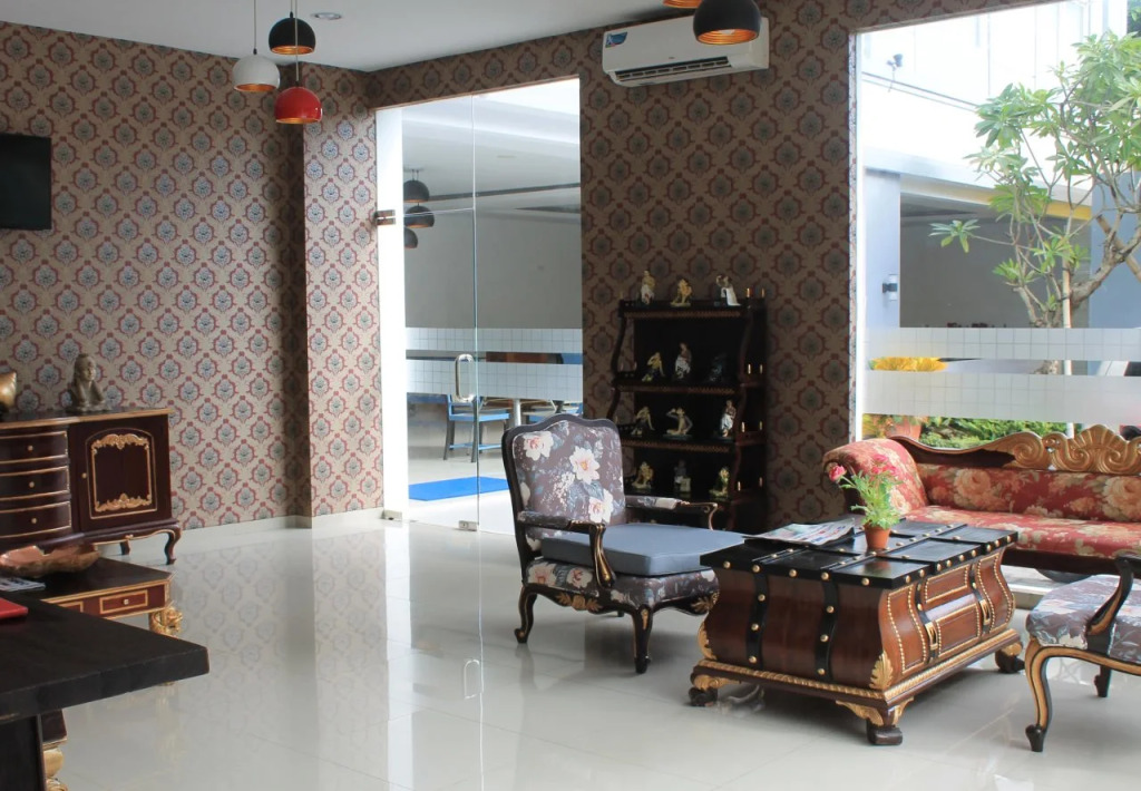 Summer Quest Hotel