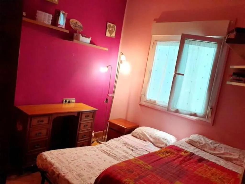 Apartment with 2 bedrooms in Donostia with balcony and WiFi