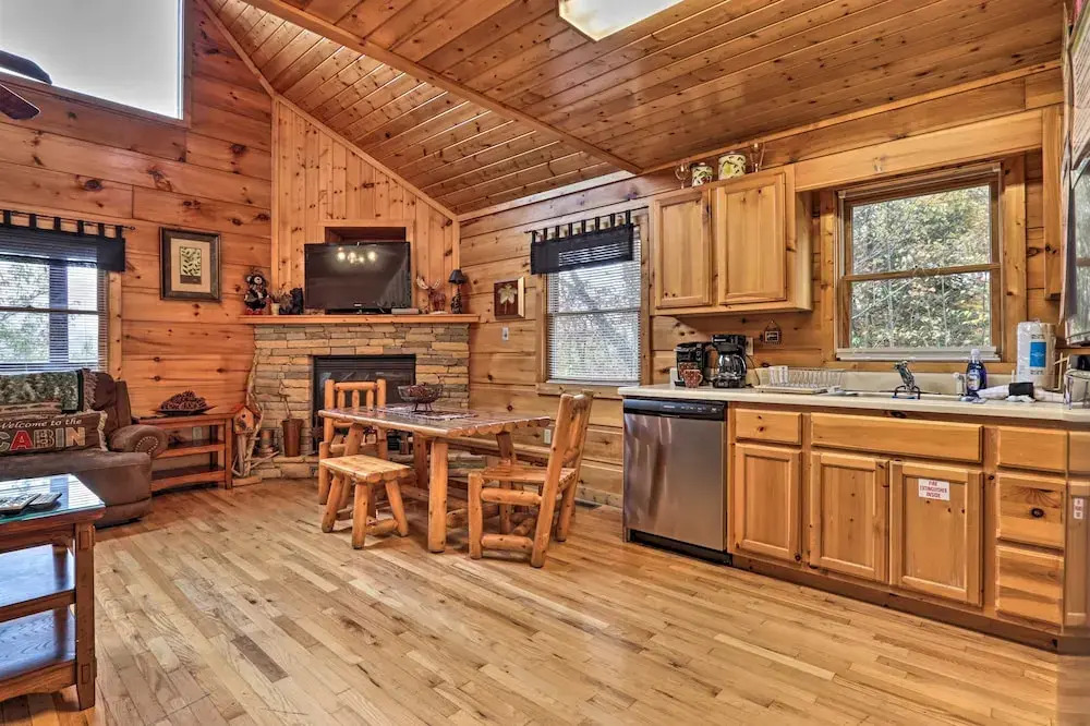 Scenic Sevierville Cabin: Hot Tub, Panoramic Views