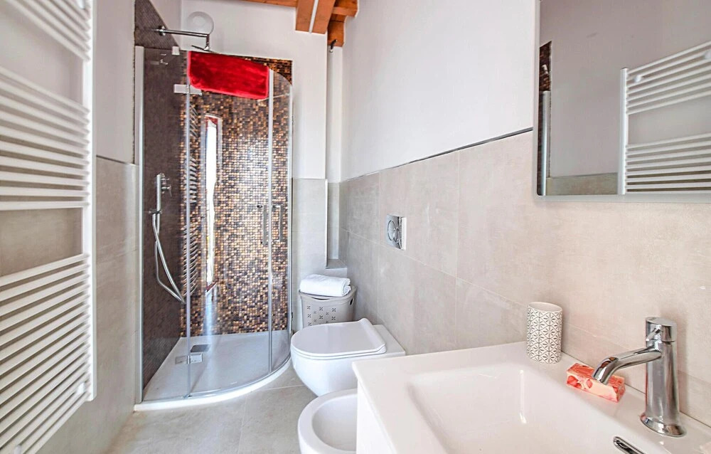 Stunning Apartment in Capezzano Pianore With 2 Bedrooms and Wifi