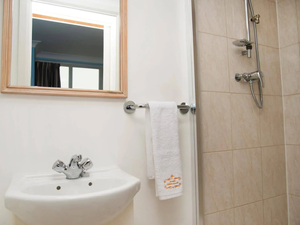 The New London Carlton Hotel & Service Apartments