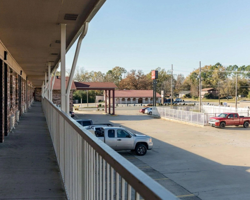 HomeStay Inn & Suites