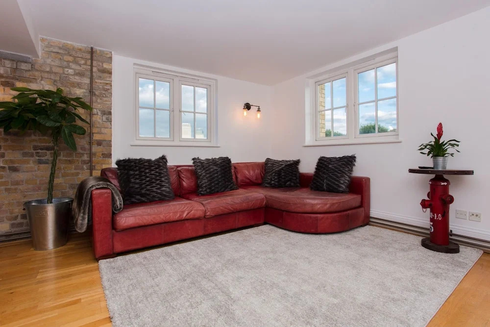 2 Bedroom Flat near Canary Wharf Sleeps 4