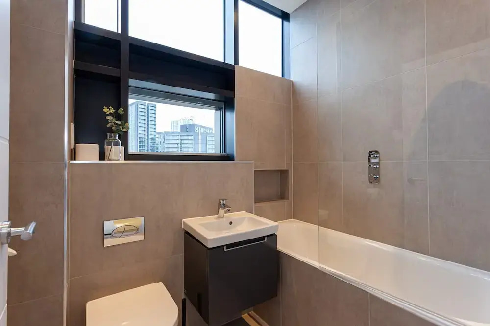 Spacious Two Bedroom Penthouse in MCR City Centre