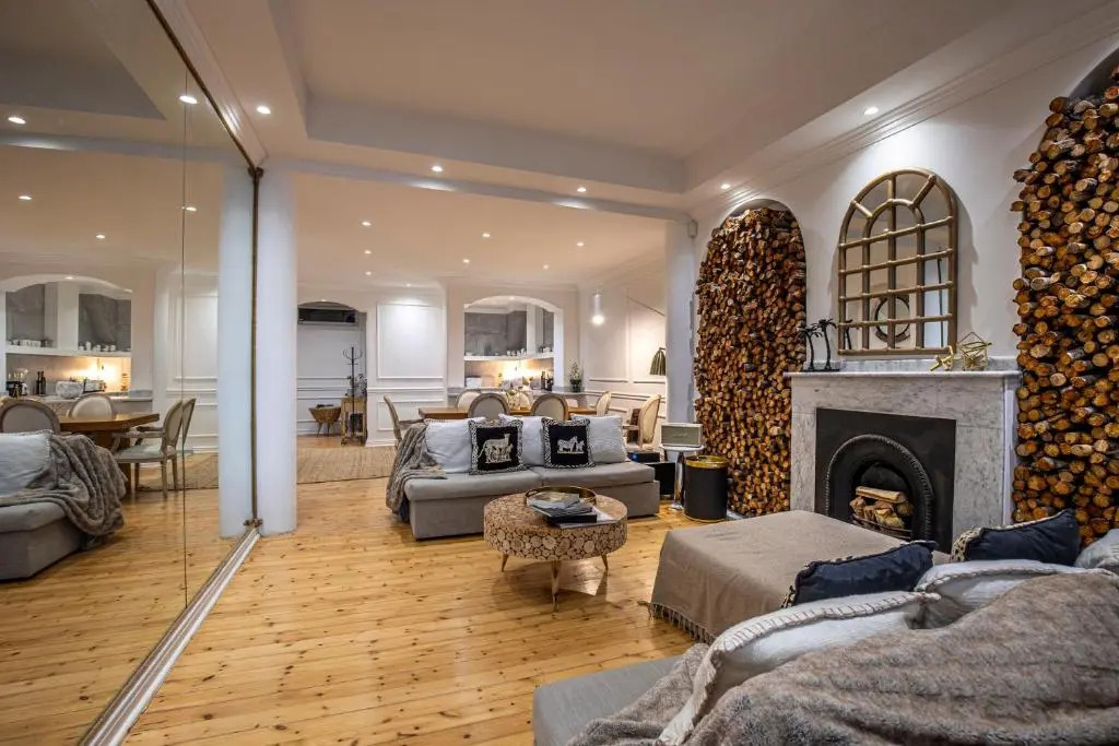 Clifton YOLO Spaces - Clifton Beachfront Apartments