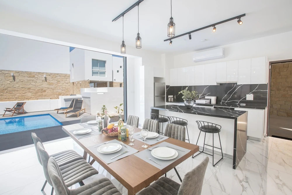 4 Bedroom Villa With Privaet Pool in the Center Protaras Vie Bleu Villa Vb1