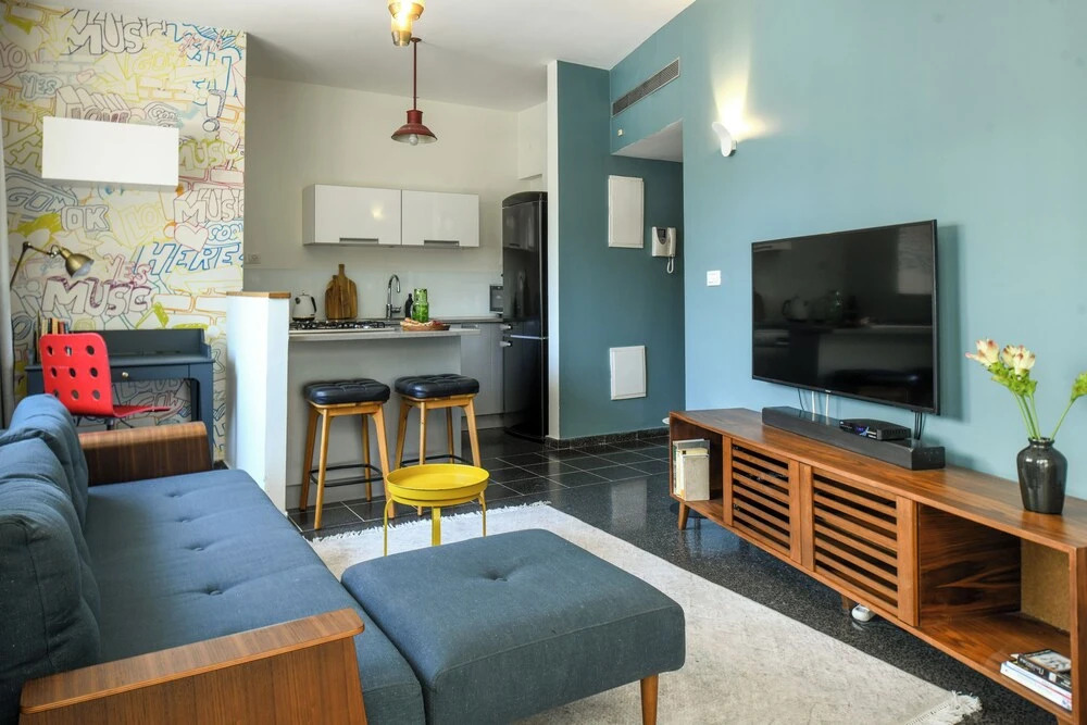 Turquoise Chic Apartment by Sea N' Rent