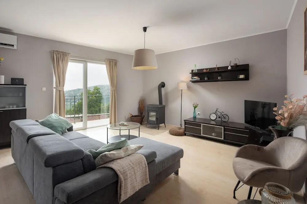 Villa Anna With Private Pool And Garden - Happy Rentals