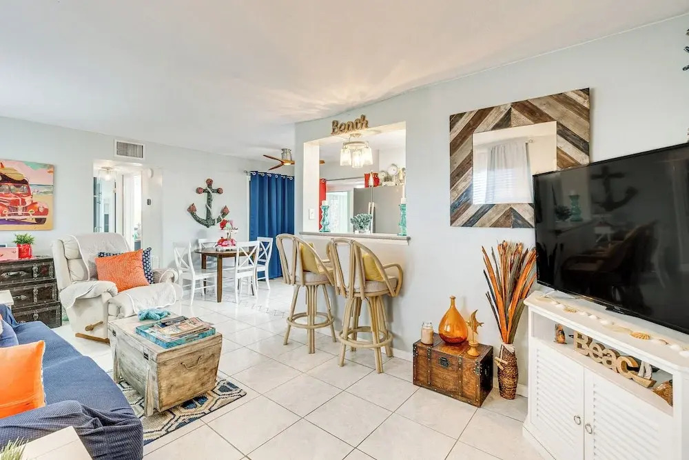Port Charlotte Paradise w/ Private Outdoor Oasis!