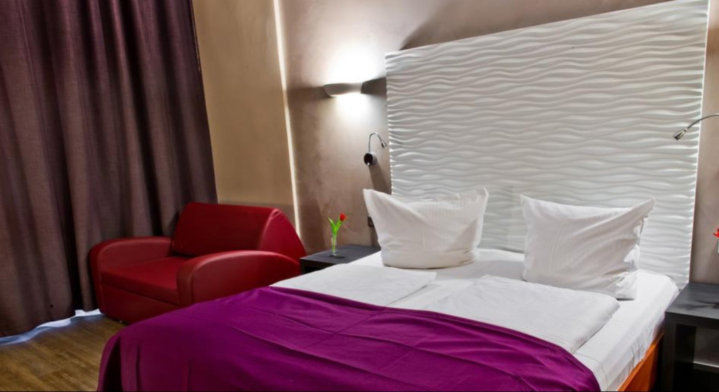 Номер 210, Artim Hotel, Berlin
