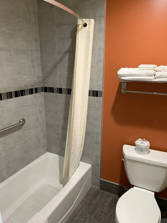 Ontario Inn & Suites