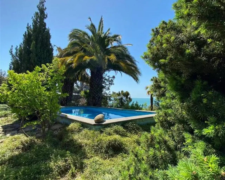 Villa Esenin (Вилла Есенин)