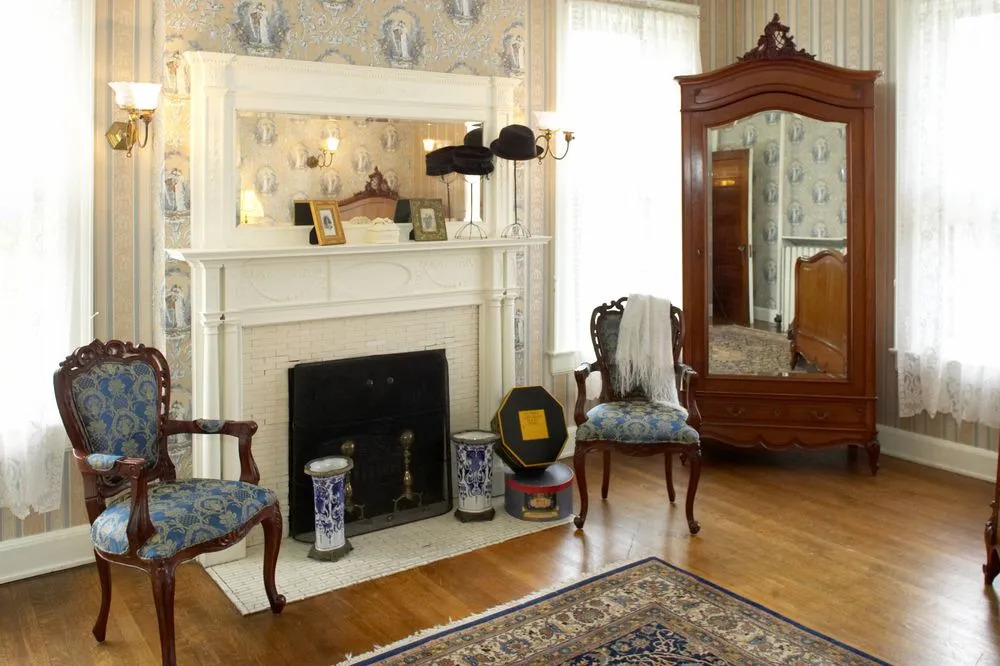 Vrooman Mansion B&B