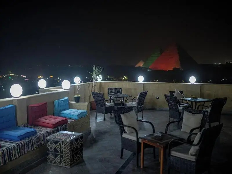 Gardenia Pyramids View Inn