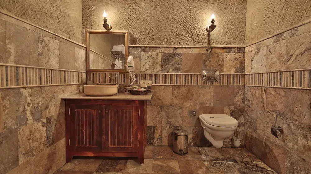Maccan Cave Hotel