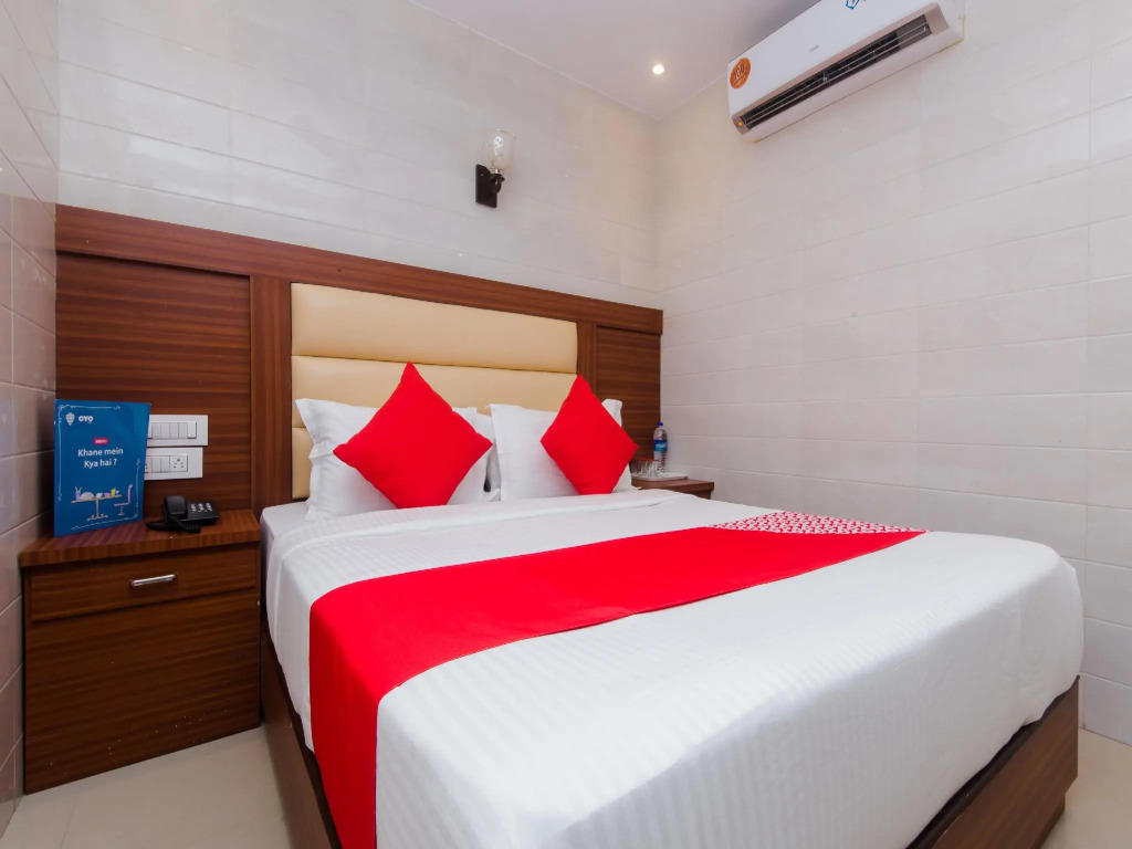 OYO 12257 Hotel Sai Suites