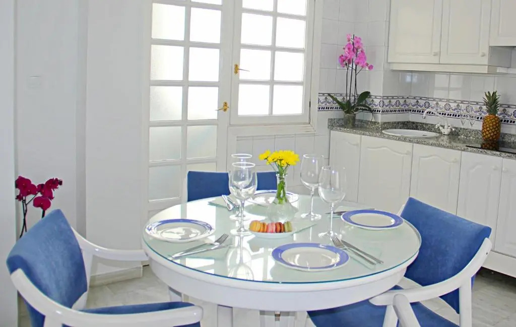 La Playa Blanca 4, Duquesa, Beach, Sea View, Pool, WiFi