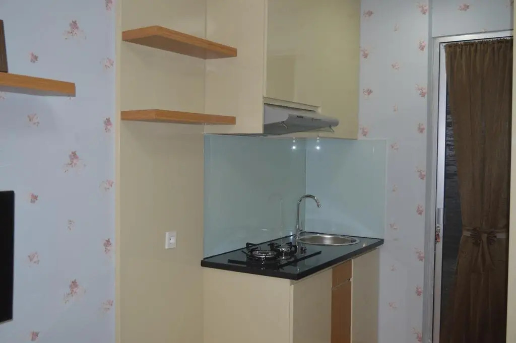Roomku at Bassura City Apartment