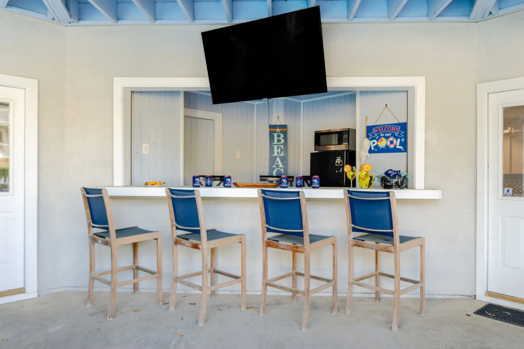 Steps to Beach Pool, Hot Tub, Fire Pit 7br, Sleeps 18 Cobalt Coast