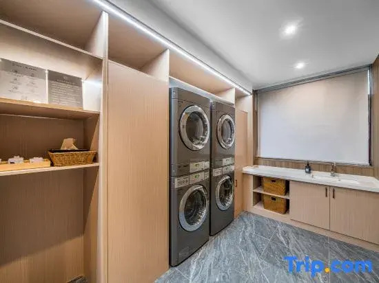 Ruijing Hotel (Wuhan Guiyuan Temple Zhongjiacun Subway Station Store)