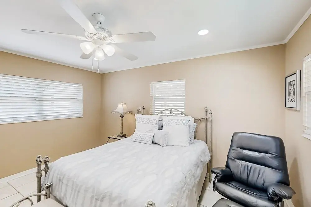 Home Near the Beach & Golf With Inviting Patio, Fireplace, AC, & Washer/dryer
