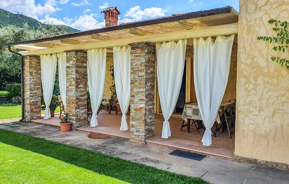 Stunning Home in Pietrasanta With Wifi, 3 Bedrooms and Outdoor Swimming Pool