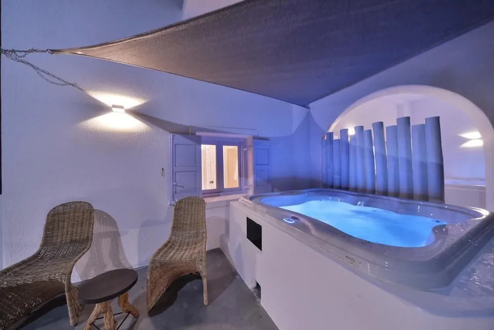 Amo Suites & Spa