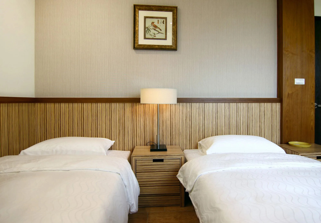 Theday Inn