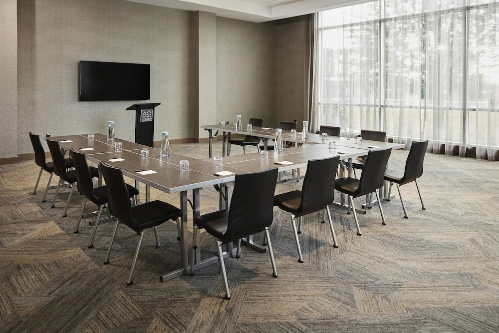 AC Hotel by Marriott Cincinnati at The Banks