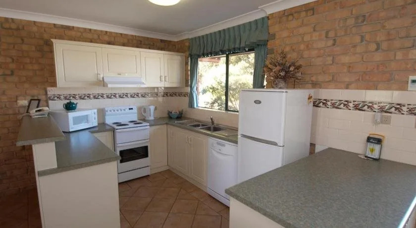 Acacia Apartments