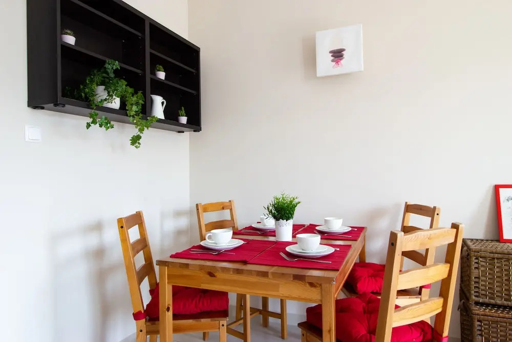 Wilanów Apartment with Balcony