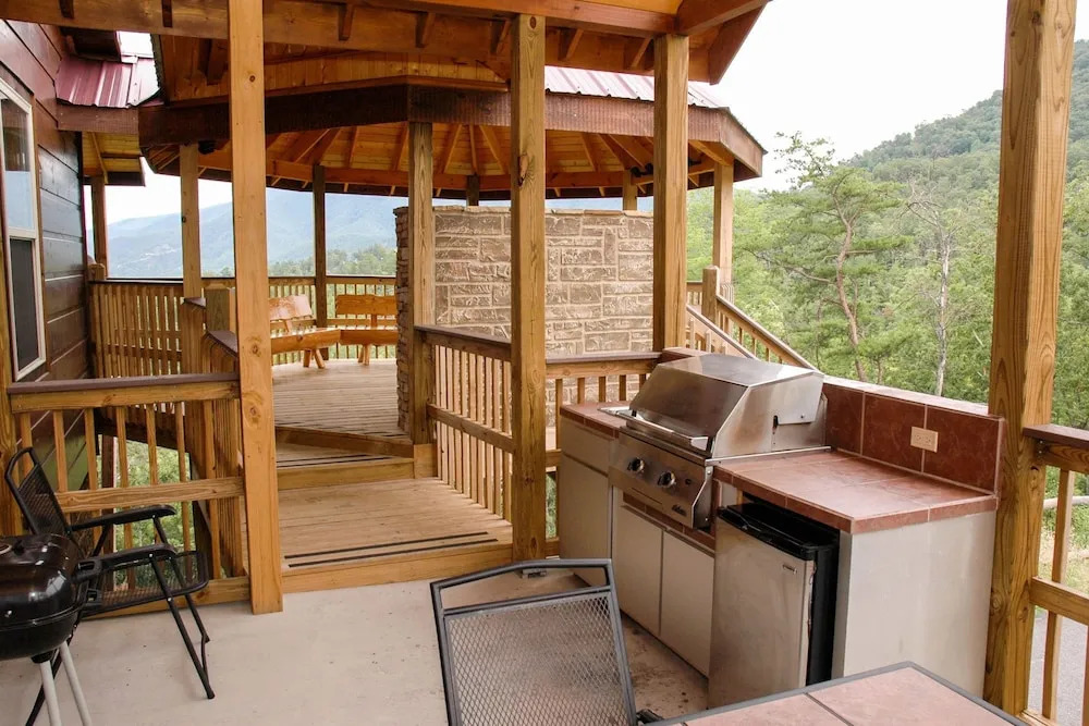 THE PINNACLE - 6 Br Cabin
