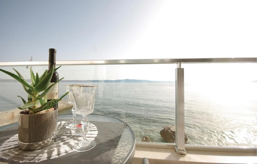 Nice Home in Drasnice With Wifi and 1 Bedrooms