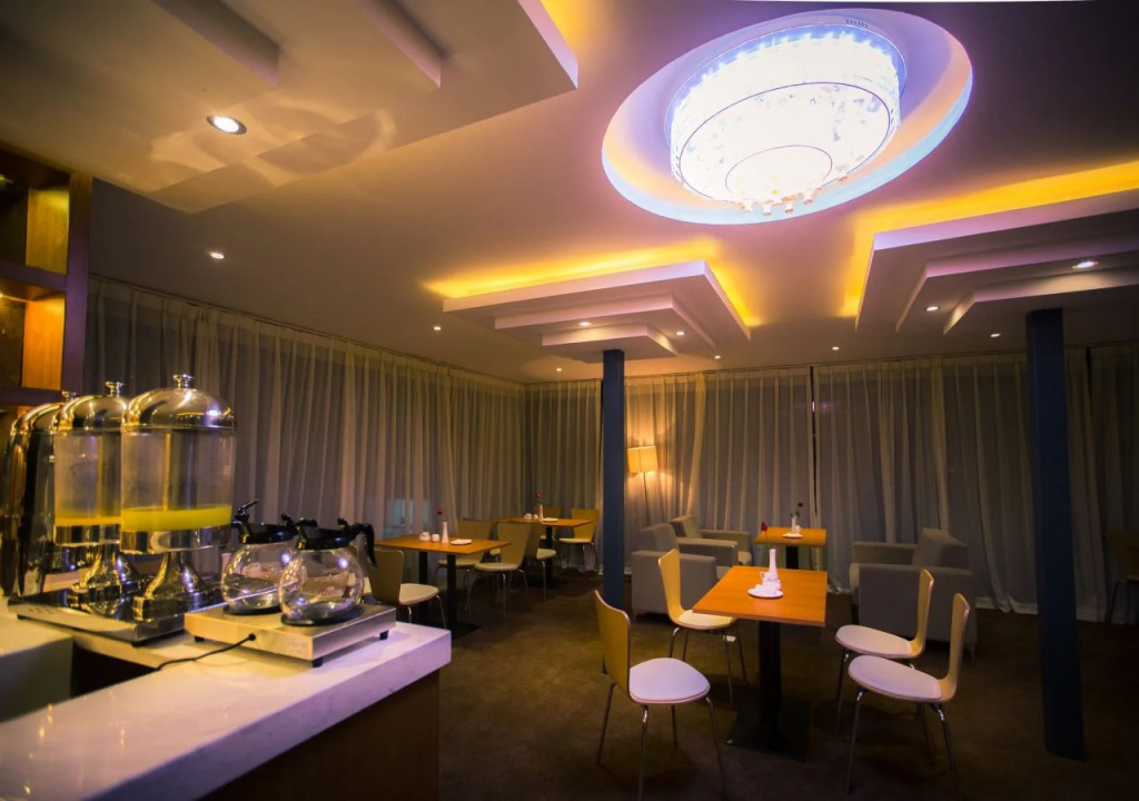 Qunming Shangping Hotel