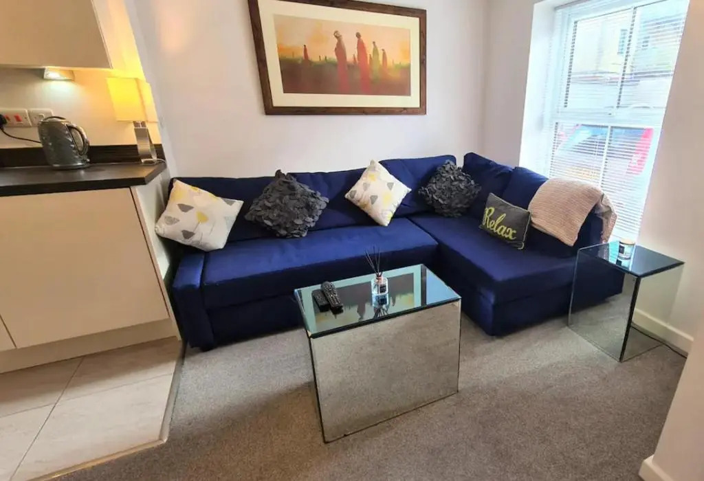 Holiday Maisonette, 13 mins walk to Beach,Sleeps 4