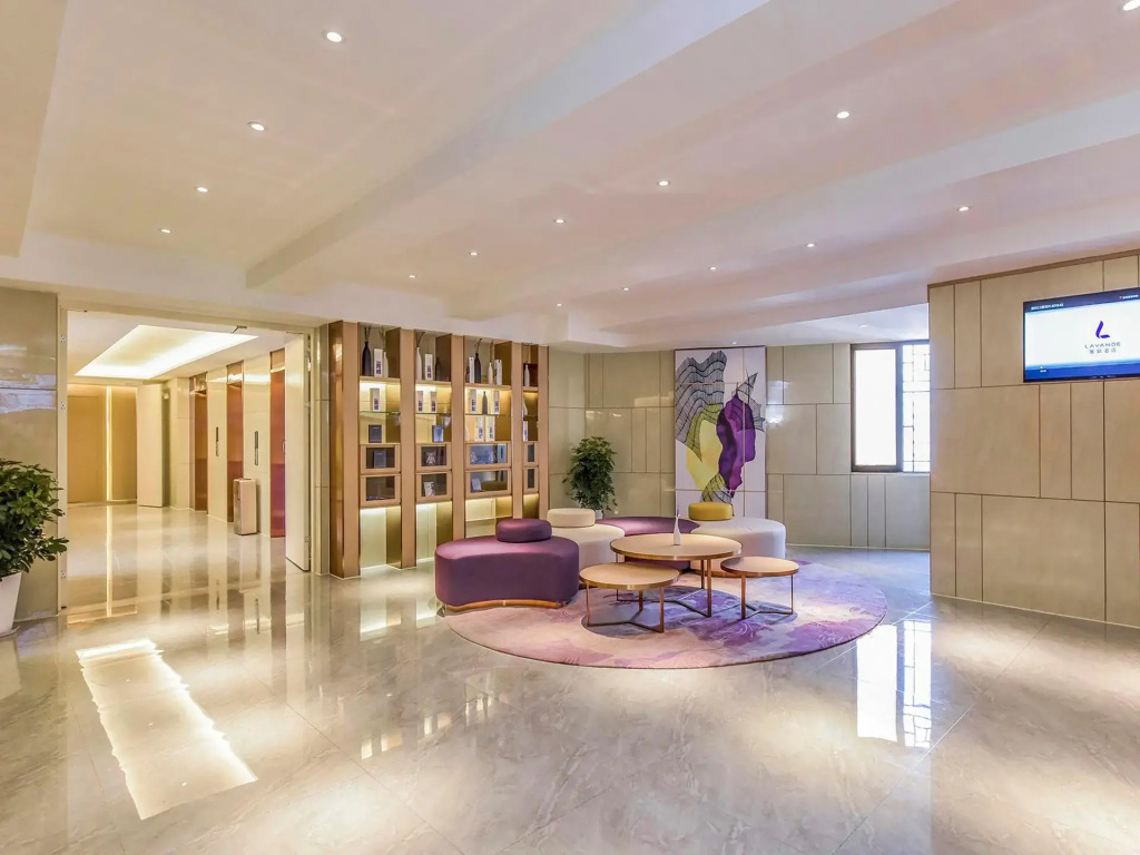 Lavande Hotel (Chongqing Yangjiaping Pedestrian Street Metro Station)