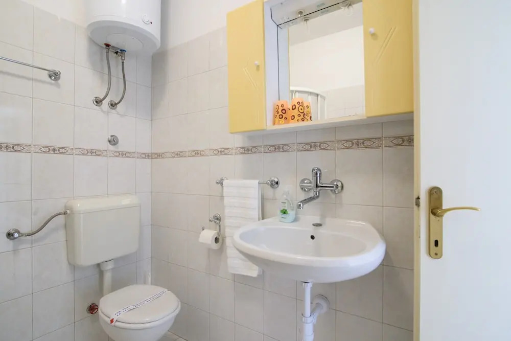 A2-apt w. Shared Pool & Balcony,next to the Beach